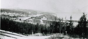 Moore's Cove split factory was once a pulpwood mill. Later it became a particleboard plant. The industrial facility was located between Haileybury and New Liskeard