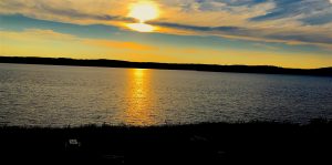 Sunset over Lake Temiskaming in Ville-Marie during our lake Temiskaming fall colours tour / couché de soleil sur le lac Témiskaming à Ville-Marie lors de notre tour des couleurs d'automne du lac Témiskaming