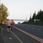 Couple enjoying the beautiful Stato trail along lake Temiskaming. The trail us used for cycling, jogging and walking. / Un couple qui profite du sentier Stato qui longe le lac Témiscaming. Le sentier est utilisé pour le vélo, la course et la marche.