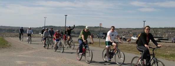 Group cycling in Temiskaming Shores / Groupe en vélo à Haileybury et New Liskeard