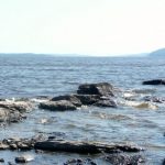 Looking South from Farr Island. The view is simply astonishing and remind people of the Saguenay Fjords. / La vue à partir du bout sud de l'île Farr. Une vue vraiment splendide qui rappelle souvent aux gens les fjords du Saguenay.