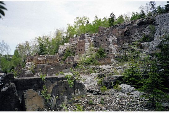 Foundations of aCobalt processing mill found along the Heritage Silver Trail self-guided tour. / Ancienne fondation d'une usine de transformation de mine de Cobalt que vous retrouverez en suivant la tournée guidée du Heritage Silver Trail.