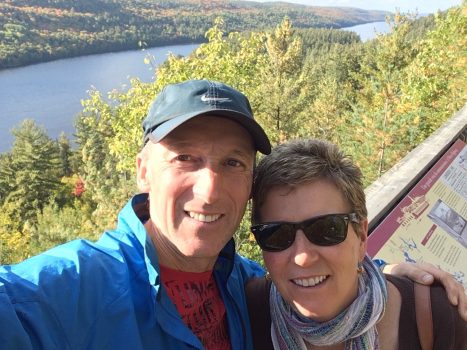 A shot from the lookout in Temiskaming during our lake Temiskaming fall colour tour / photo à partir du belvédère à Témiskaming pendant notre tour des couleurs d'automne du lac Témiscamingue.