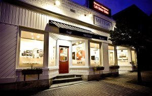 Night view of Cafe Meteor Bistro in Temiskaming Shores